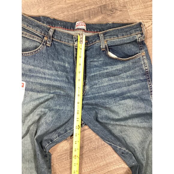 Wrangler Mens Jeans 34x29 Medium Wash Denim Classic Fit Casual Straight Jeans - Picture 4 of 8